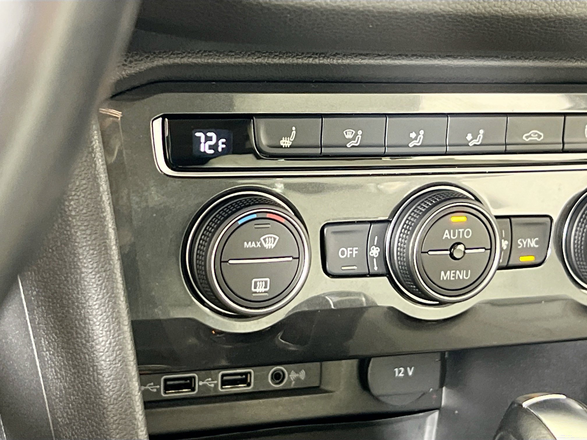 Used 2019 Volkswagen Tiguan SE w/ Panoramic Sunroof Package AWD/4WD image 19