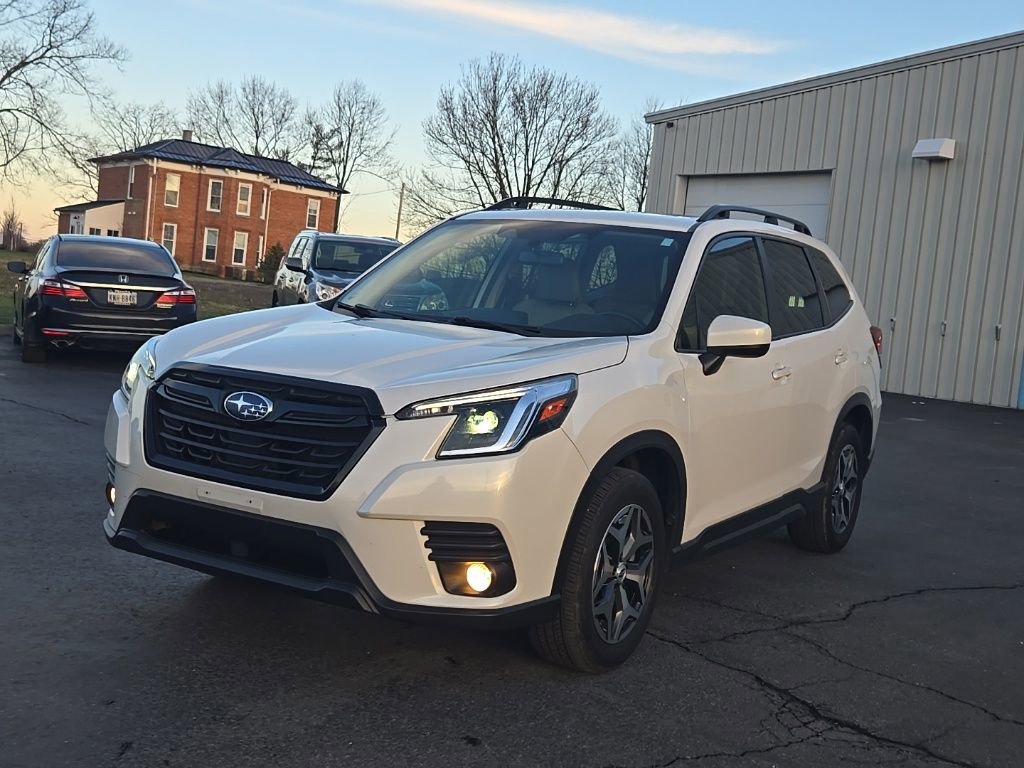 Used 2022 Subaru Forester Premium image 3