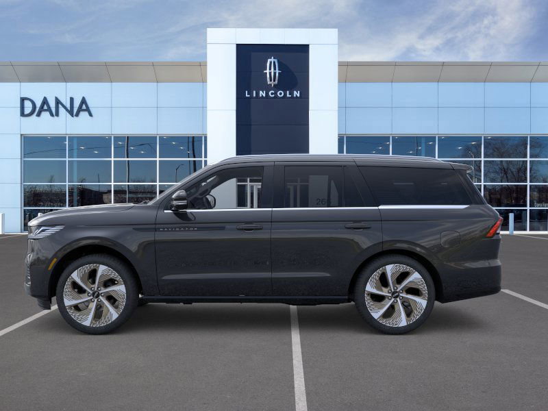 New 2026 Lincoln Navigator Black Label AWD/4WD image 3