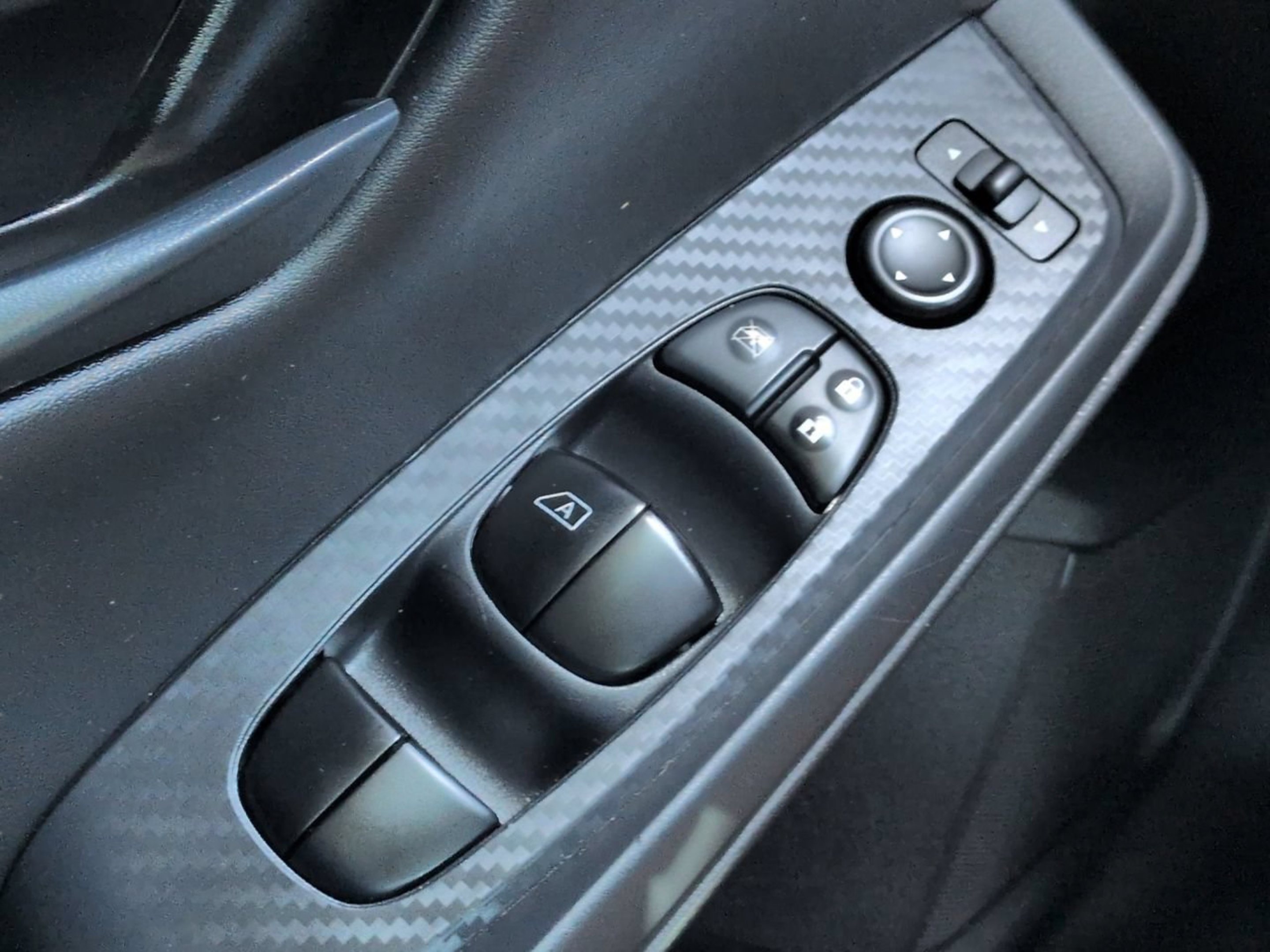 Used 2025 Nissan Sentra S FWD image 26