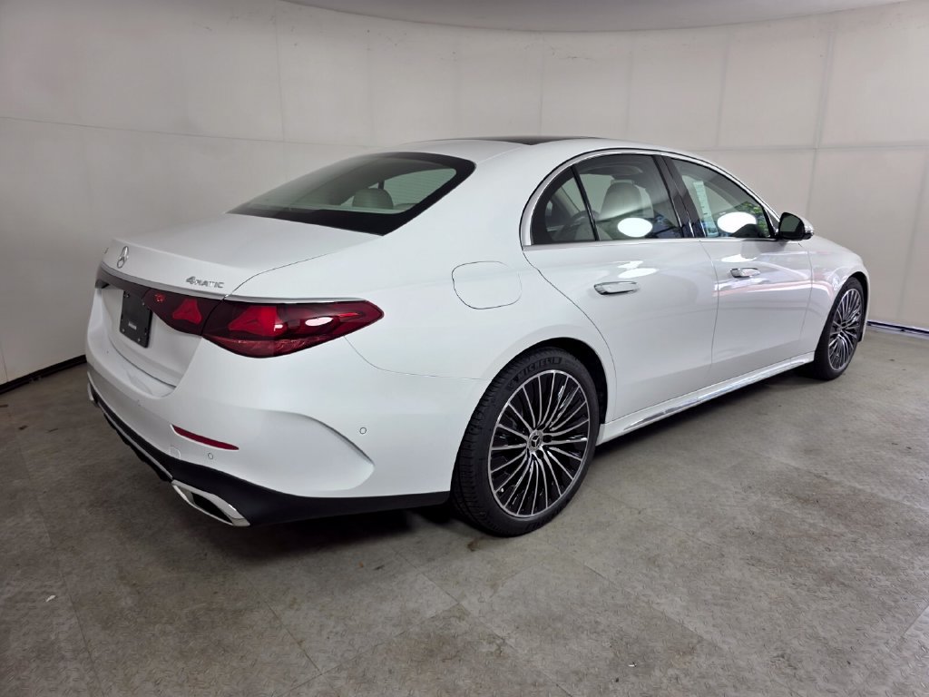 New 2027 Mercedes-Benz E 450 4MATIC Sedan image 4