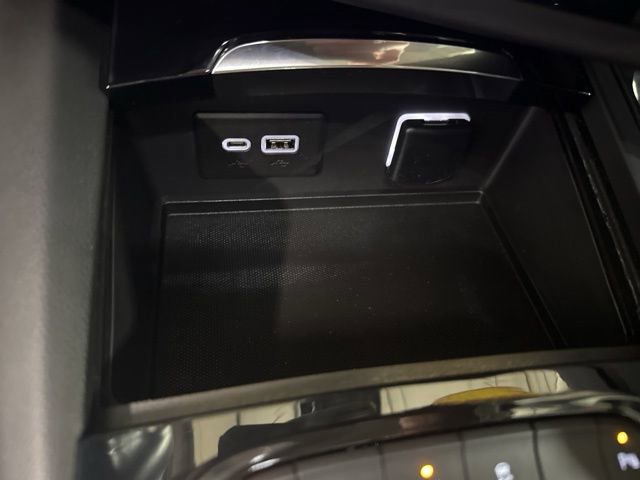 Used 2022 Buick Envision Essence w/ Safety Package image 27