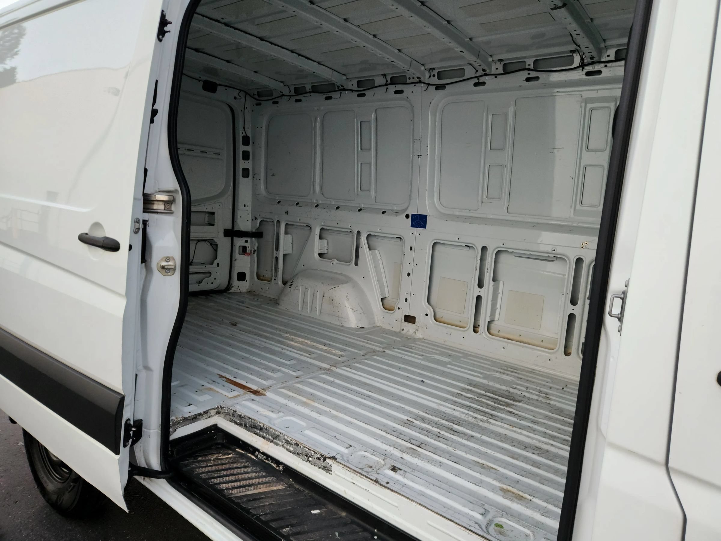 Used 2016 Mercedes-Benz Sprinter 2500 image 14