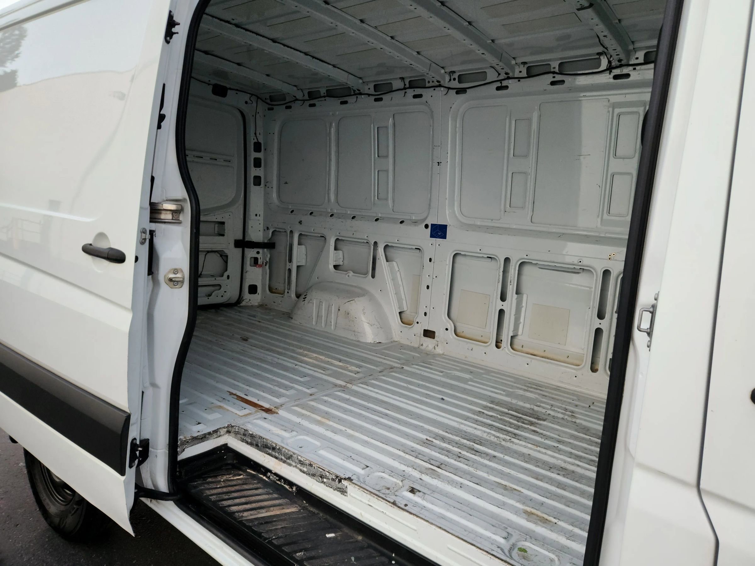 Used 2016 Mercedes-Benz Sprinter 2500 image 14