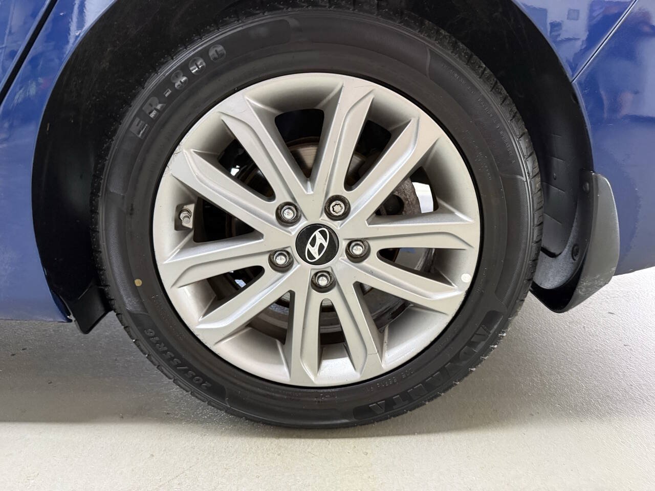 Used 2016 Hyundai Elantra SE w/ Option Group 02 FWD image 29