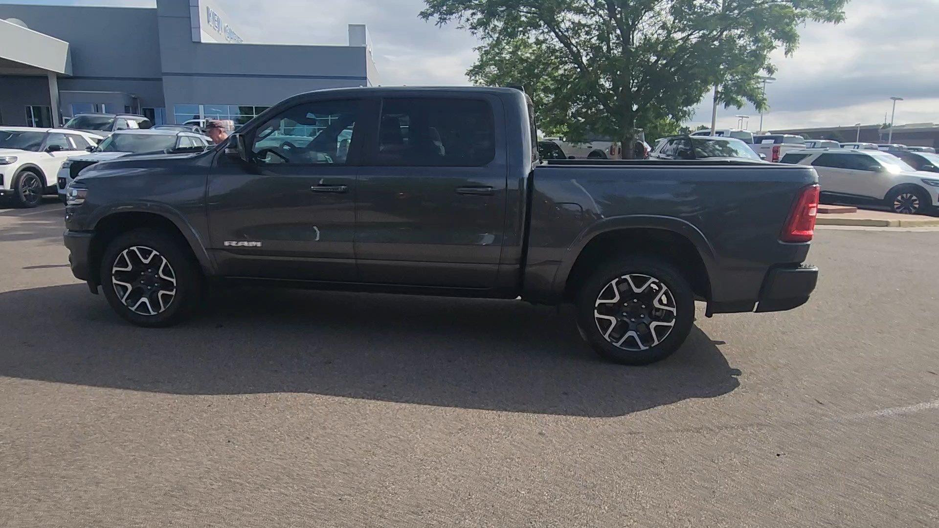Used 2025 RAM 1500 Laramie w/ Sport Appearance Package AWD/4WD image 2