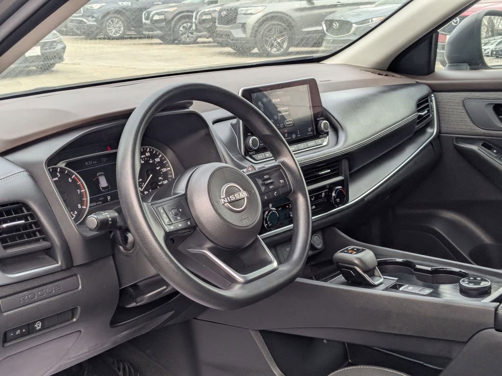 Used 2023 Nissan Rogue S image 14