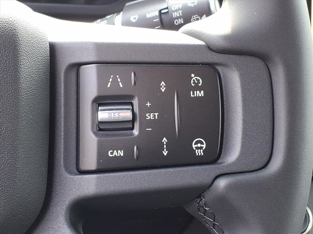 New 2026 Land Rover Defender 110 X-Dynamic SE image 15