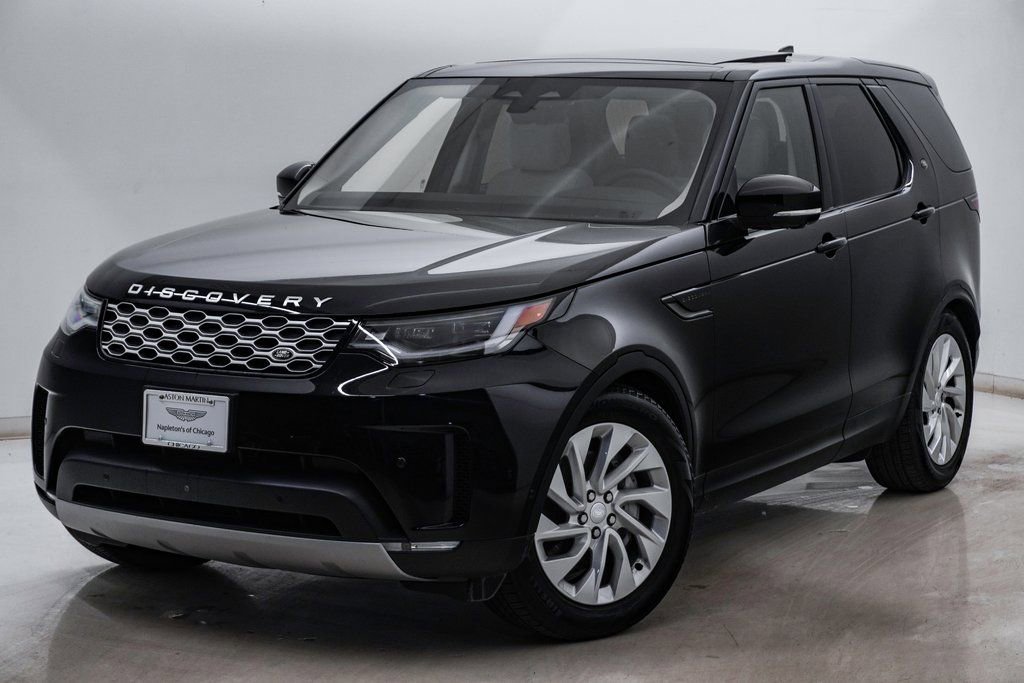 Used 2025 Land Rover Discovery S image 3