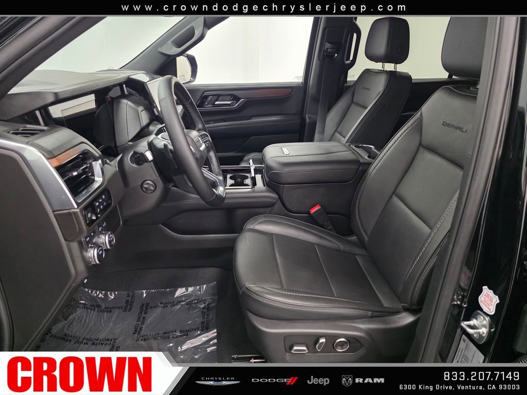Used 2025 GMC Yukon XL Denali AWD/4WD image 27