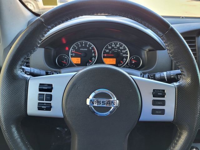 Used 2011 Nissan Pathfinder SV image 19