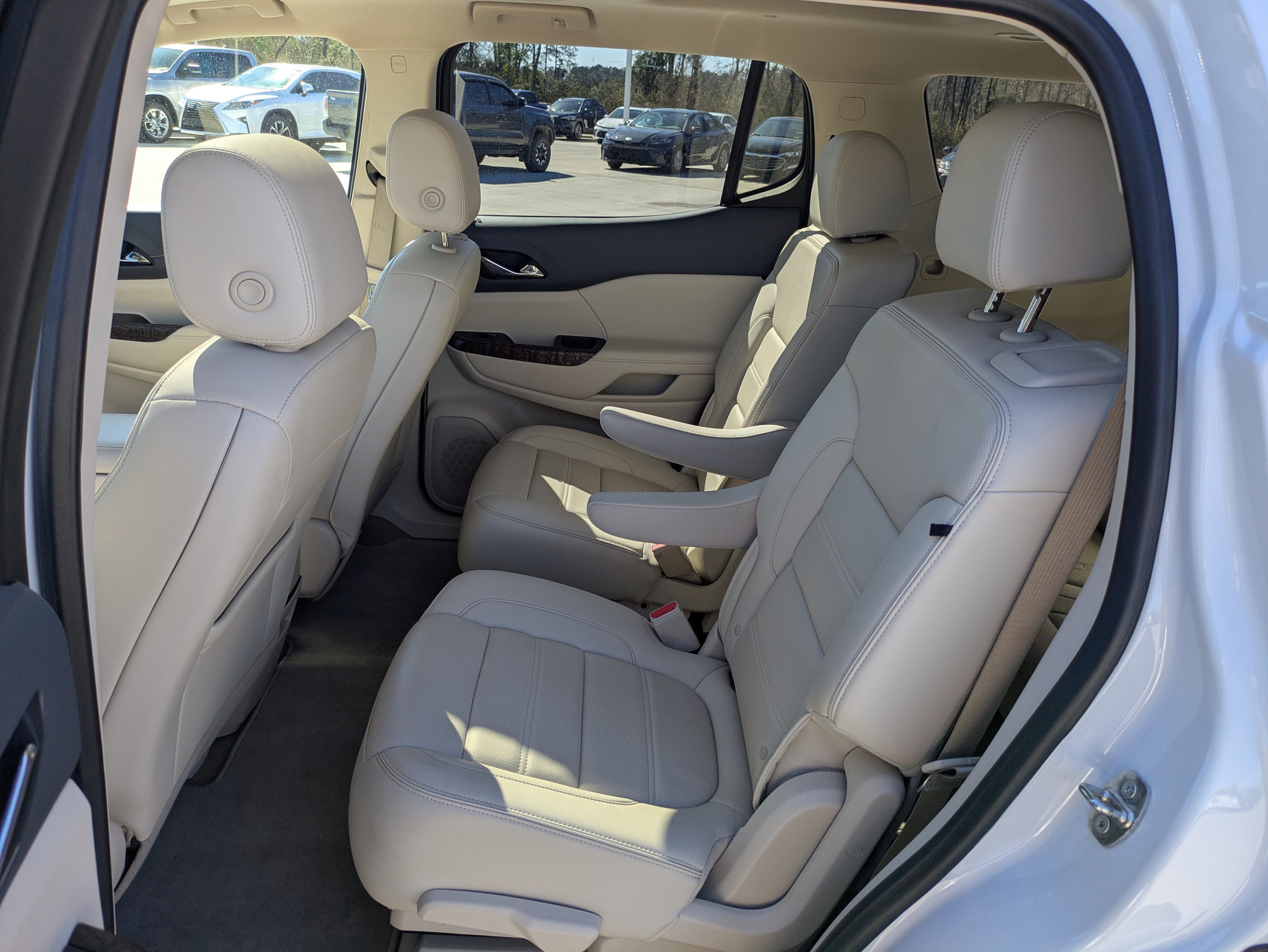 Used 2022 GMC Acadia Denali w/ Denali Ultimate Package image 14