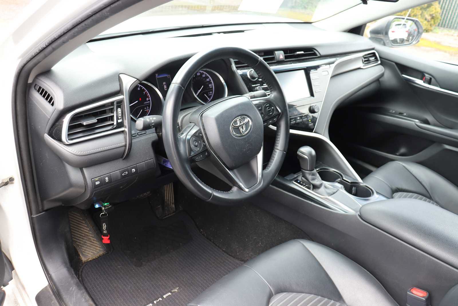 Certified 2018 Toyota Camry SE w/ Moonroof Package FWD image 10