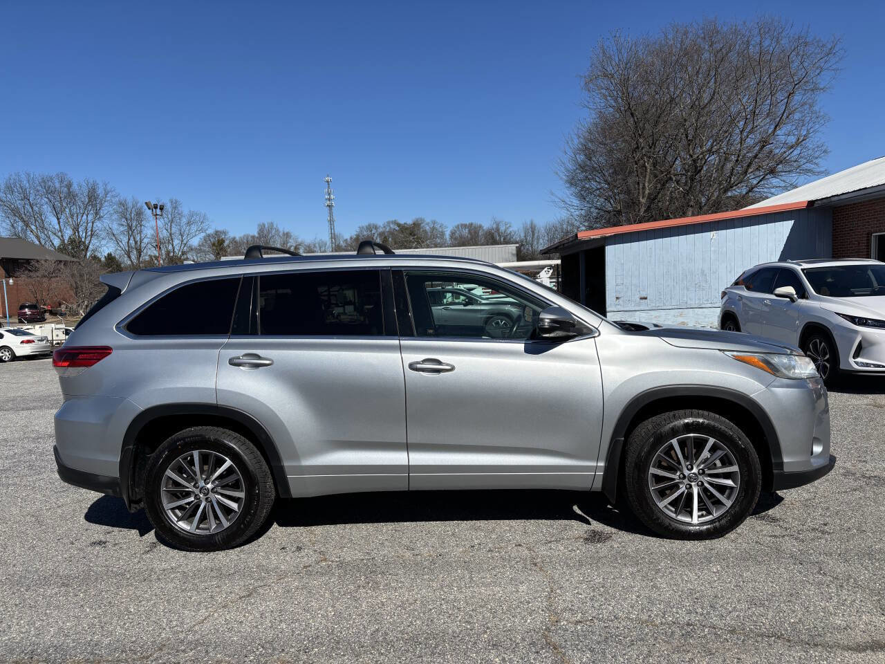 Used 2018 Toyota Highlander XLE image 6