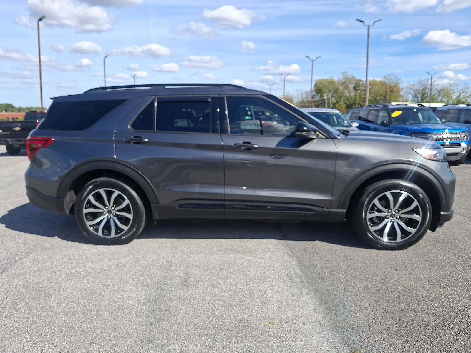 Used 2020 Ford Explorer ST w/ Premium Technology Package AWD/4WD image 7