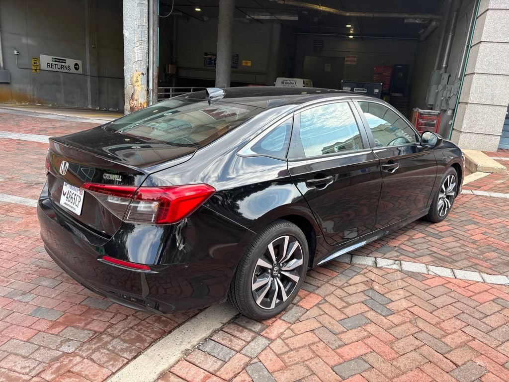 Used 2023 Honda Civic EX image 3