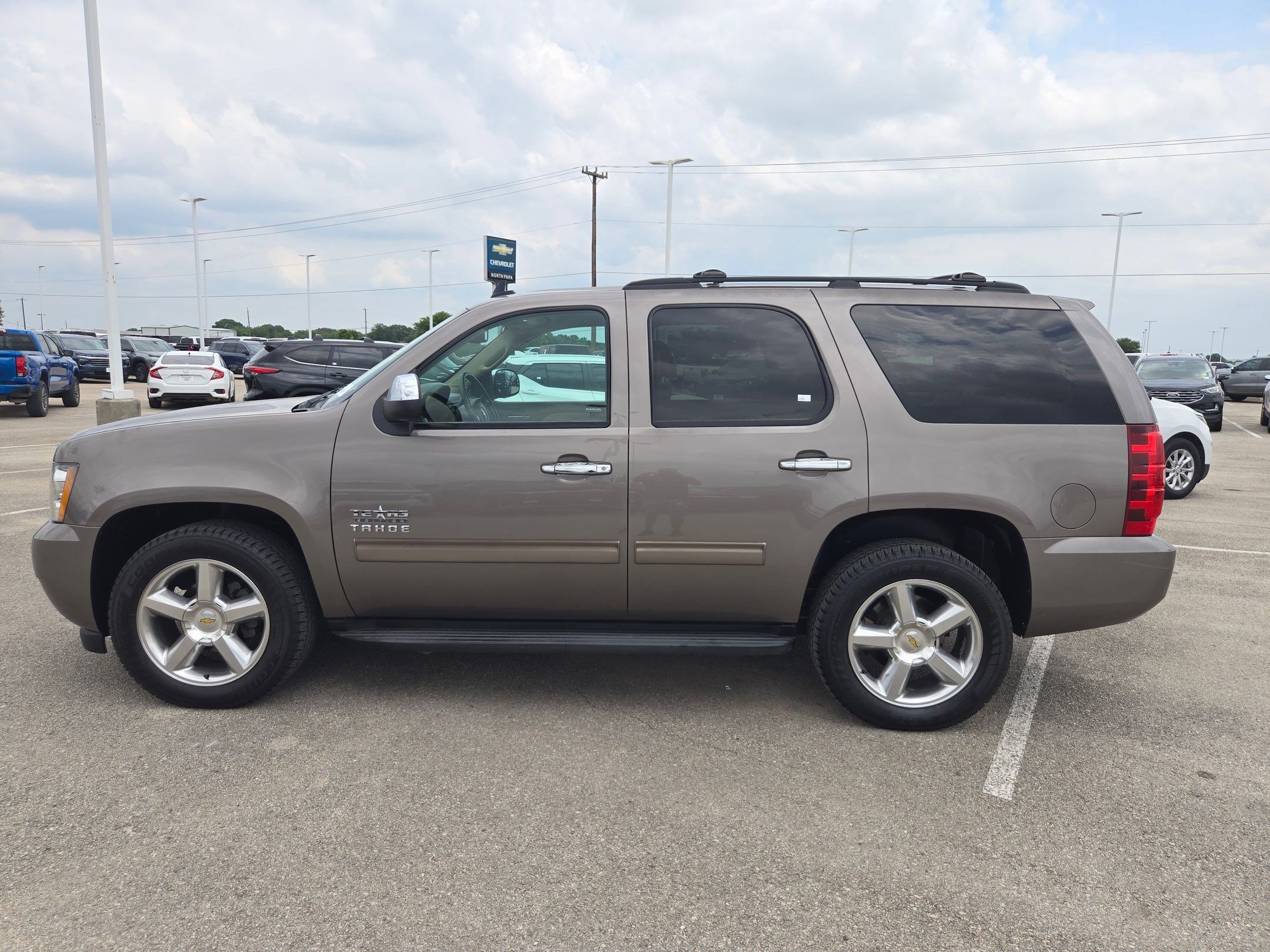 Used 2013 Chevrolet Tahoe LS w/ Texas Edition RWD image 6