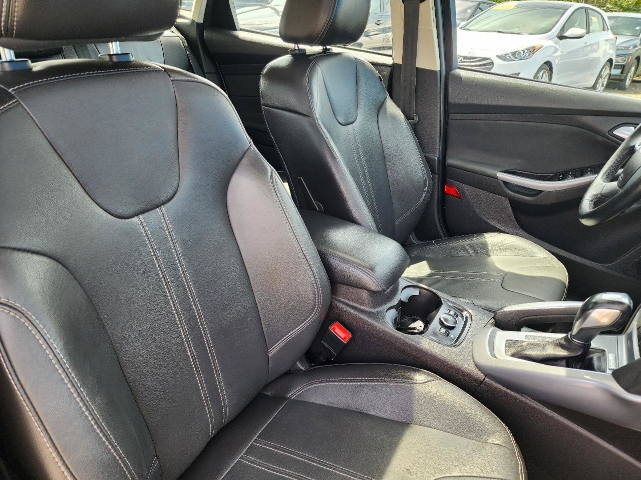 Used 2014 Ford Focus Titanium FWD image 29