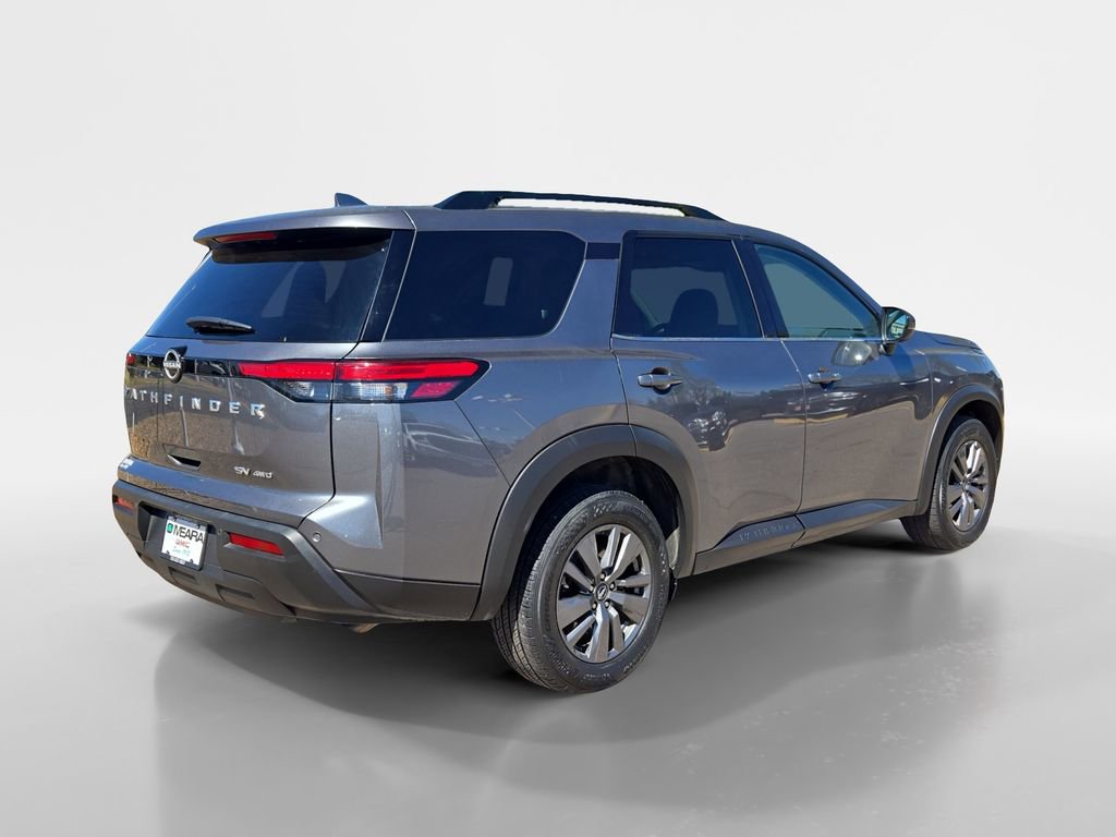 Used 2024 Nissan Pathfinder SV image 5