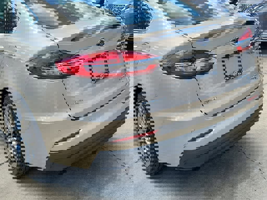 Used 2019 Ford Fusion Titanium image 6