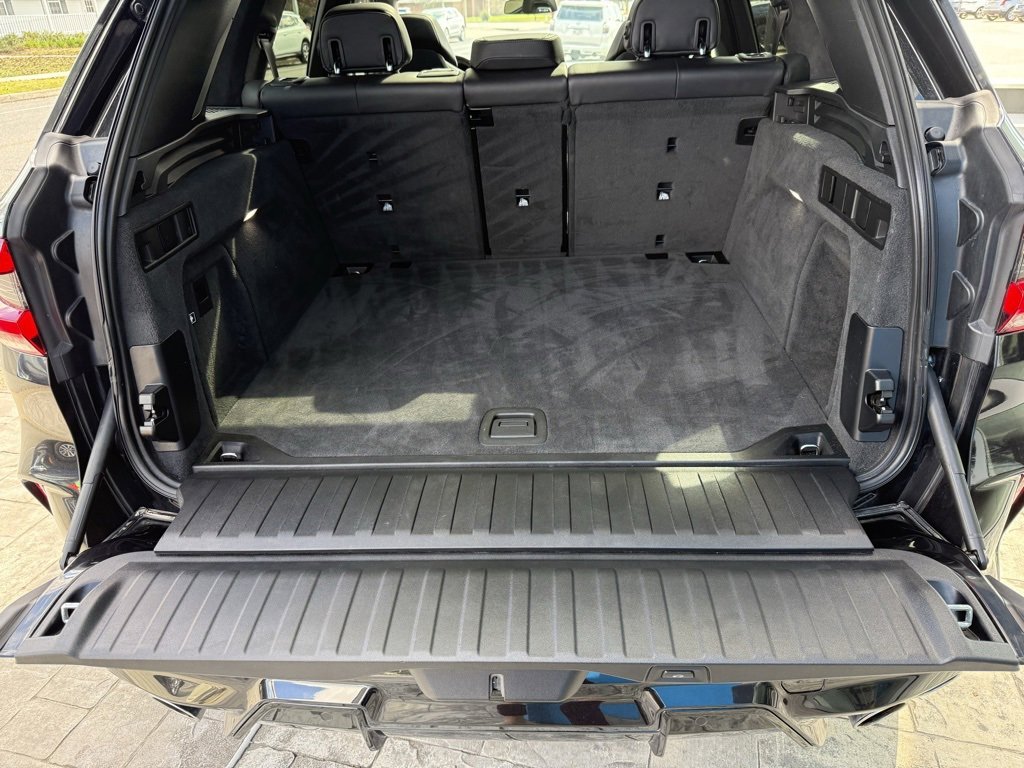 Used 2021 BMW X5 M w/ Executive Package image 40