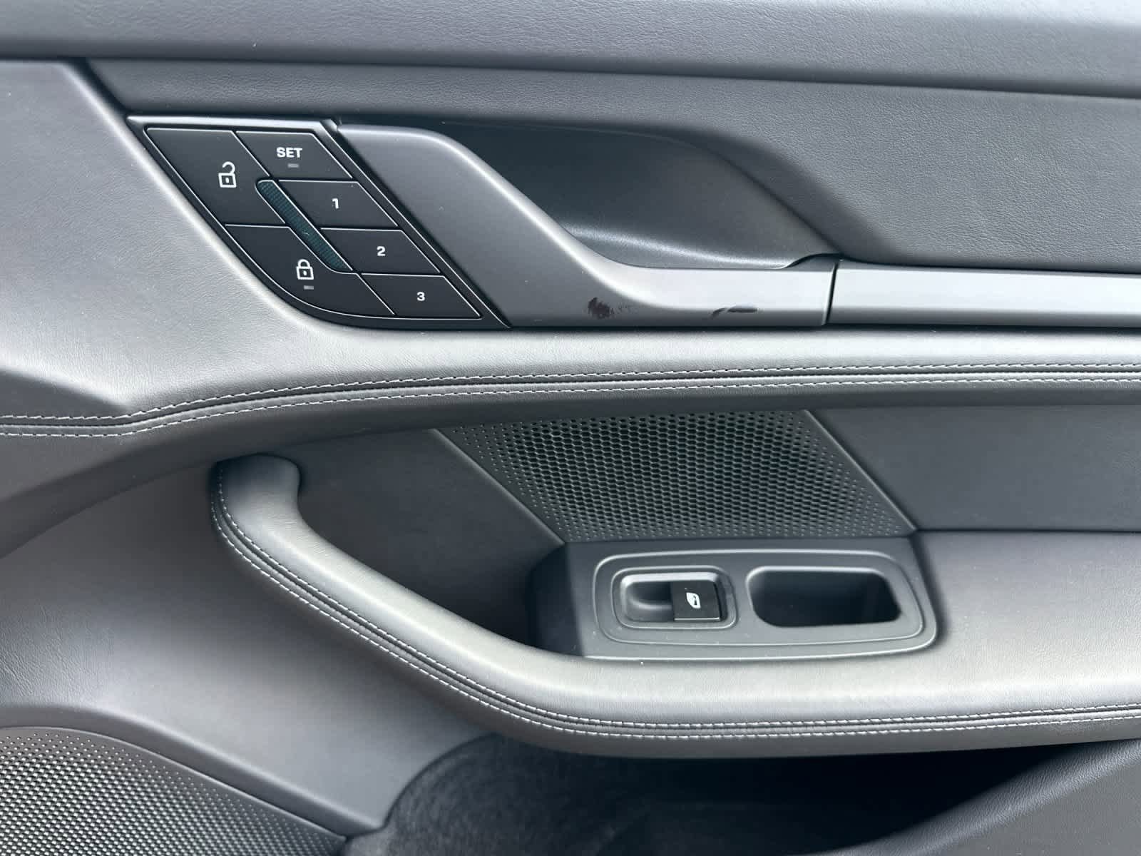 New 2024 Porsche Taycan 4S AWD/4WD image 18