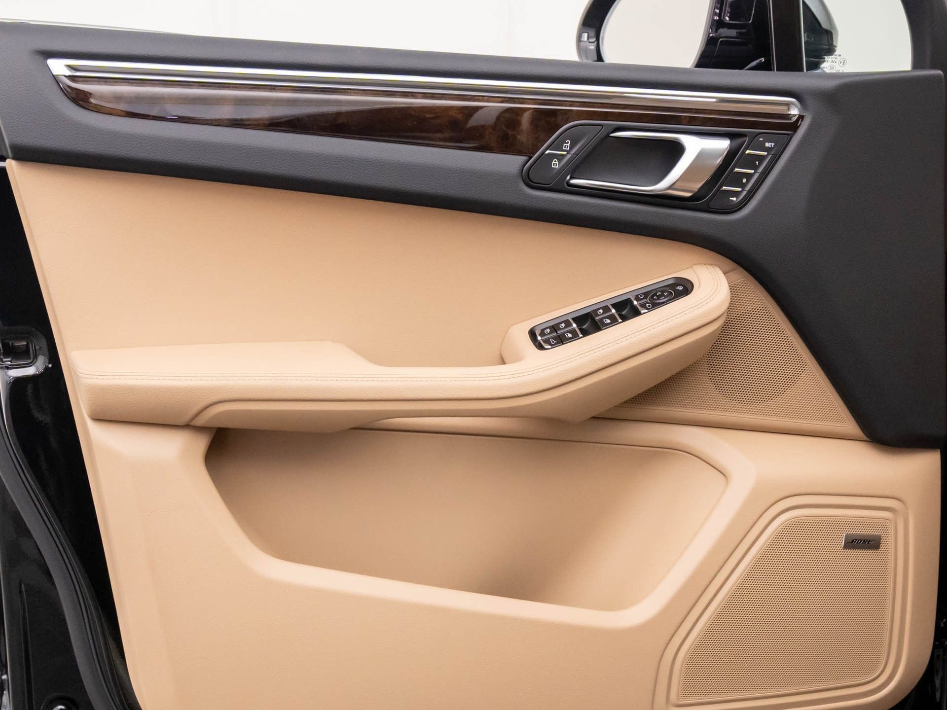 Certified 2026 Porsche Macan image 14