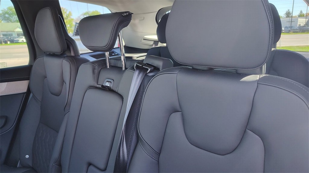 New 2026 Volvo XC90 B6 Plus w/ Protection Package Premier image 28