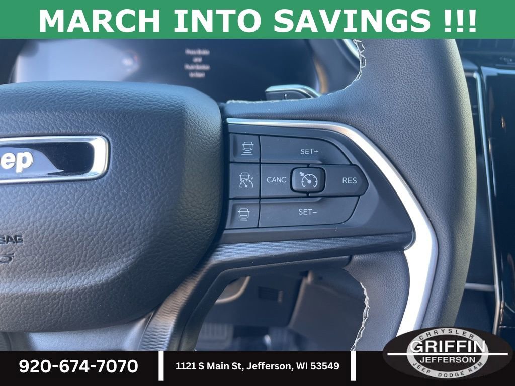 Used 2025 Jeep Grand Cherokee L Laredo image 12