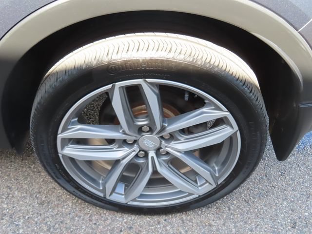 Used 2020 Cadillac XT4 Sport w/ Sun And Sound Package AWD/4WD image 16