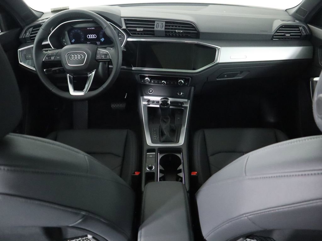 Used 2025 Audi Q3 2.0T Premium w/ Convenience Package image 15
