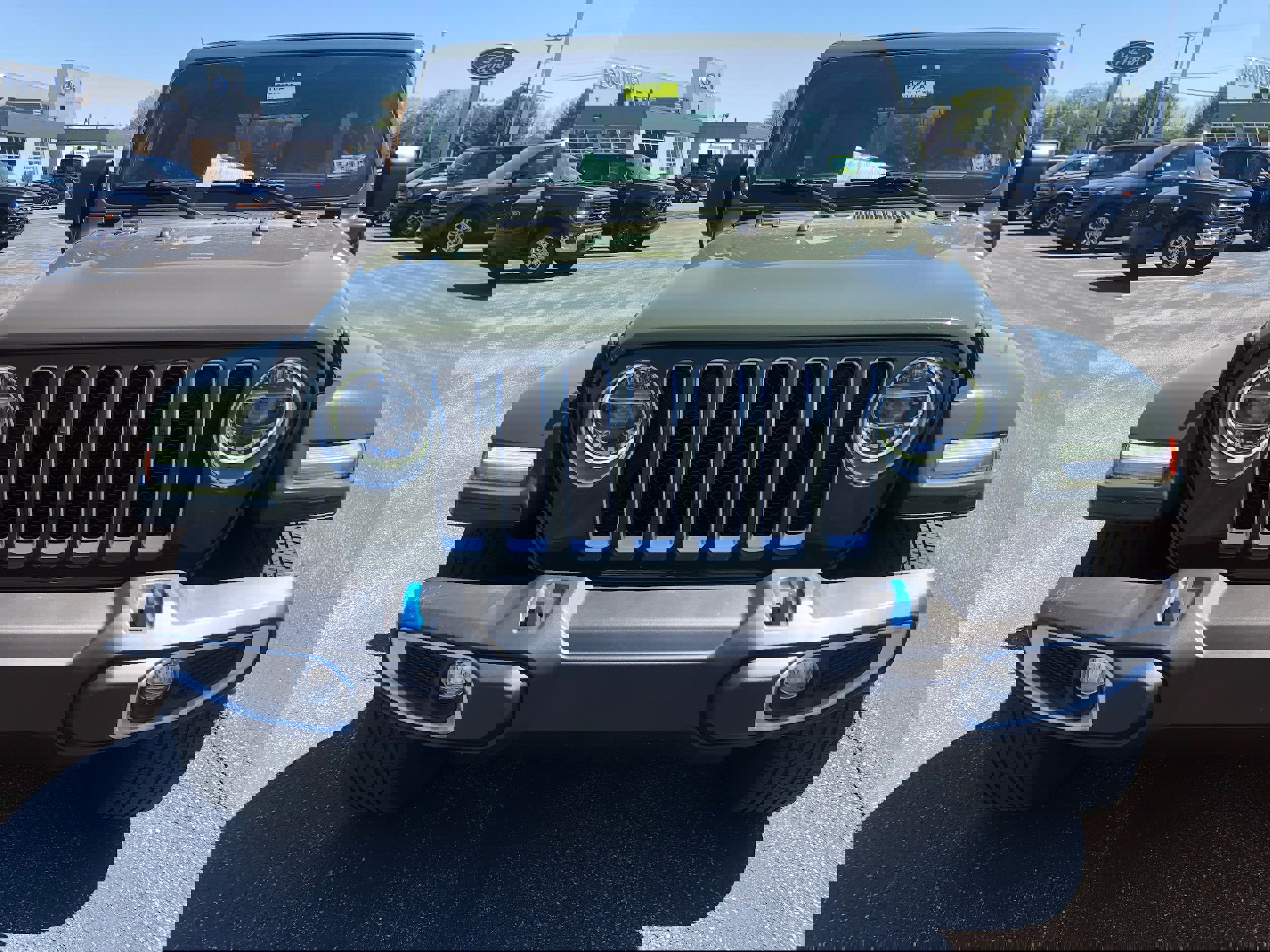 Used 2021 Jeep Wrangler Unlimited Sahara w/ Cold Weather Group image 8