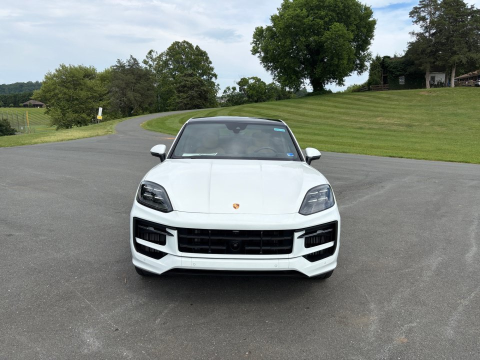 Certified 2025 Porsche Cayenne Coupe AWD/4WD image 10