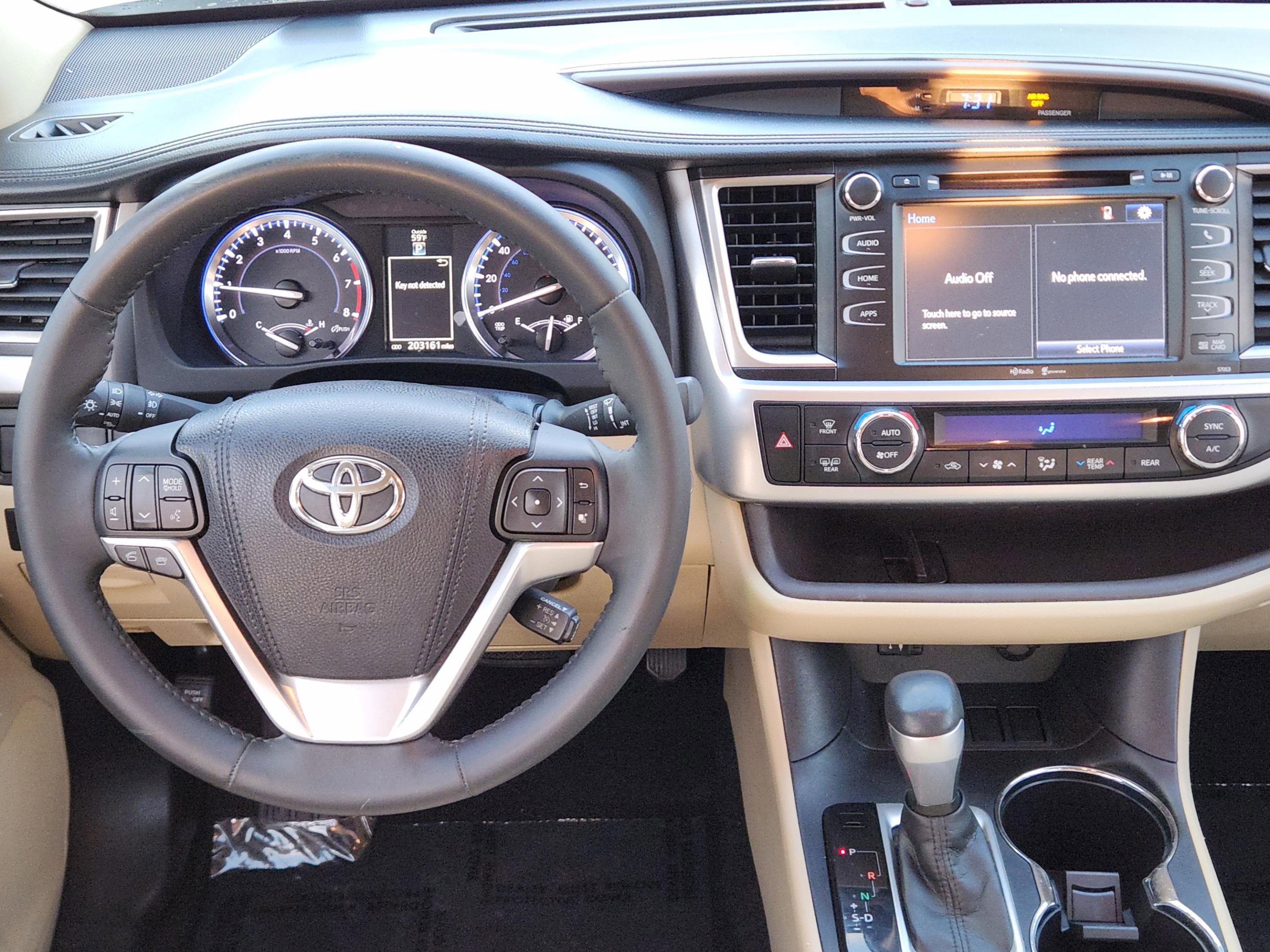 Used 2015 Toyota Highlander XLE image 21