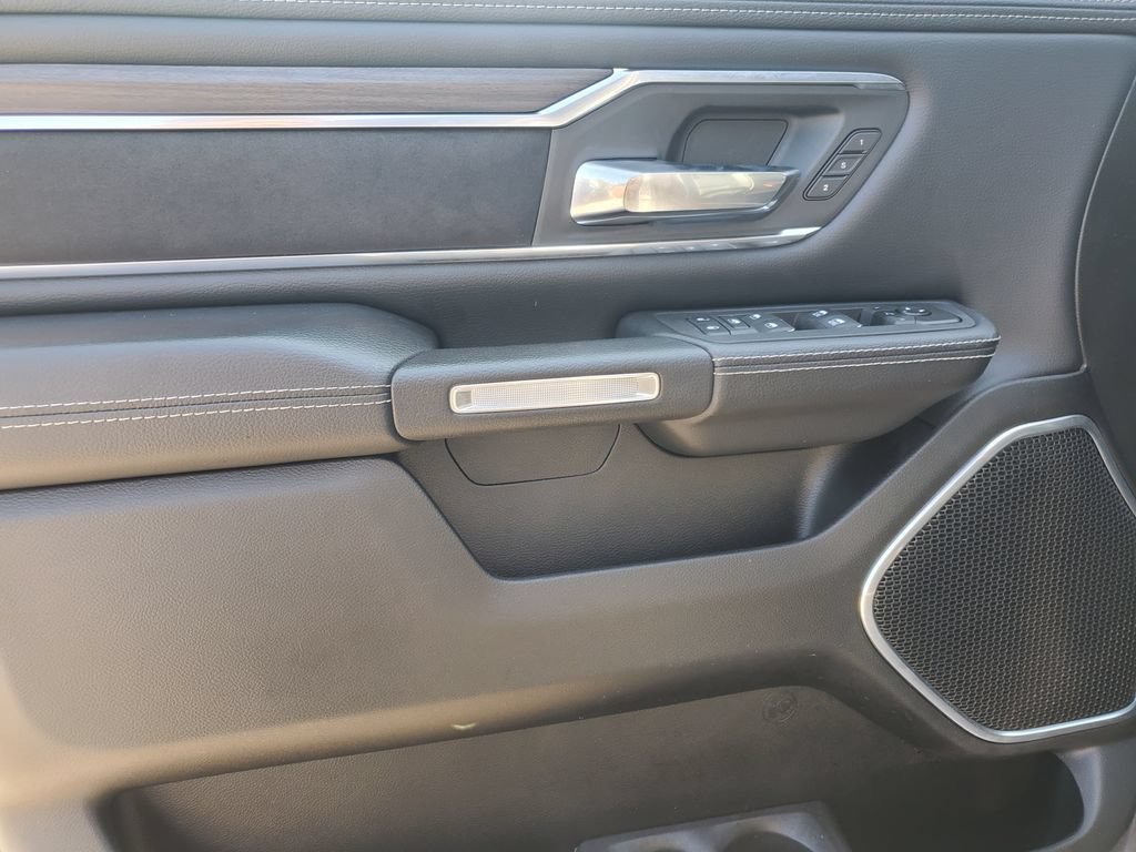 Used 2025 RAM 1500 Laramie w/ Sport Appearance Package AWD/4WD image 16