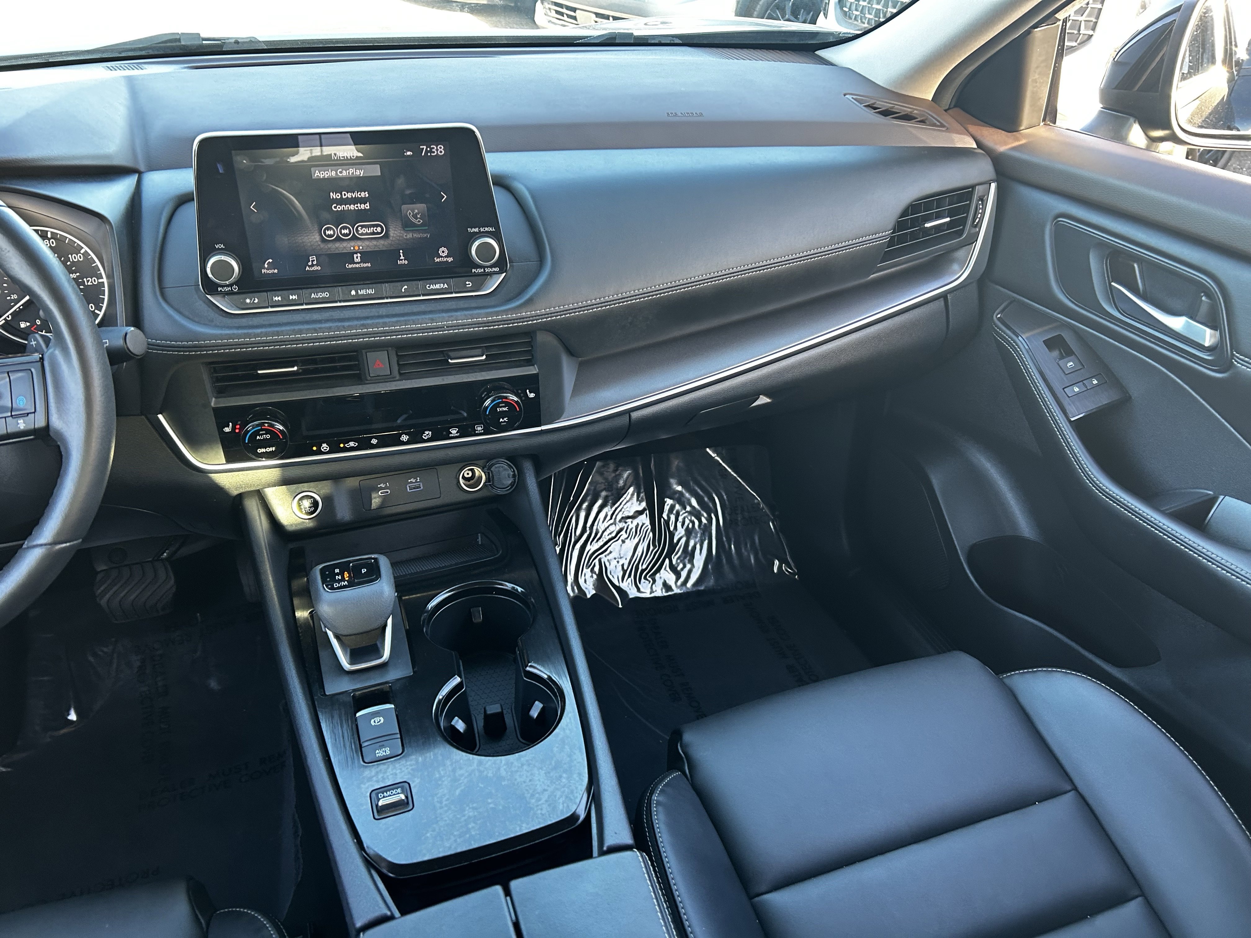 Used 2023 Nissan Rogue SV w/ SV Premium B Package image 15