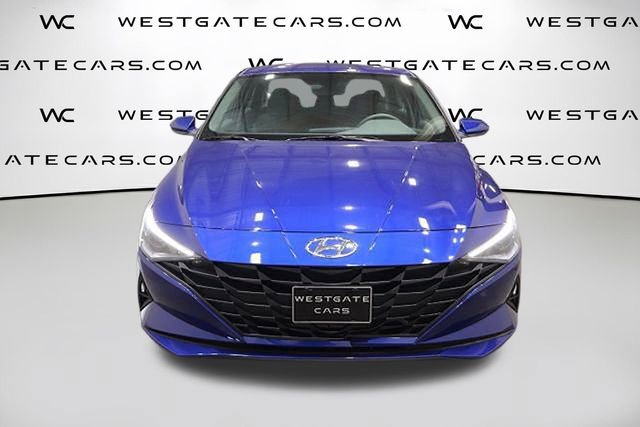 Used 2023 Hyundai Elantra SEL w/ Preferred Accessory Package FWD image 4