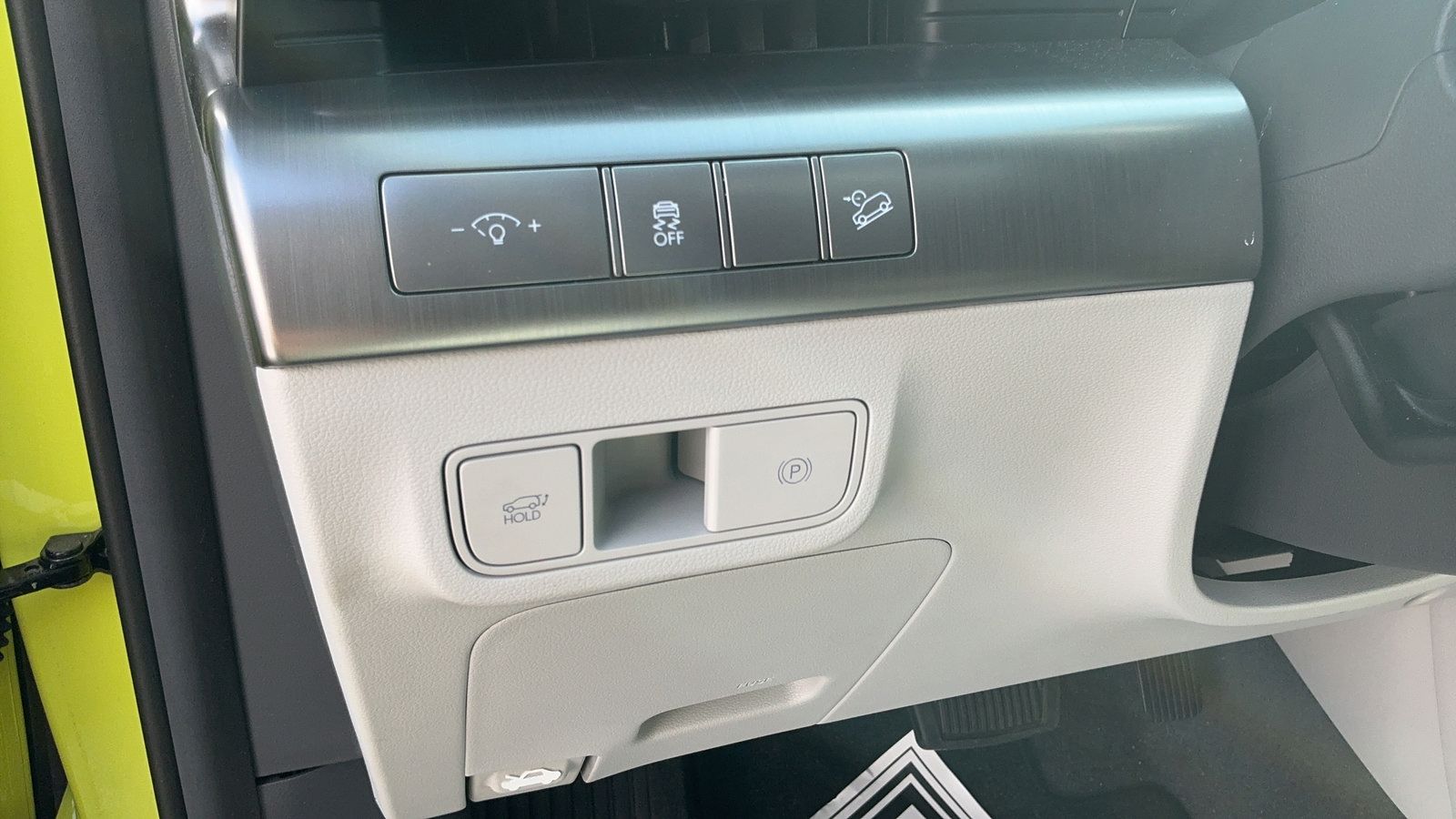 Used 2024 Hyundai Kona Limited FWD image 16