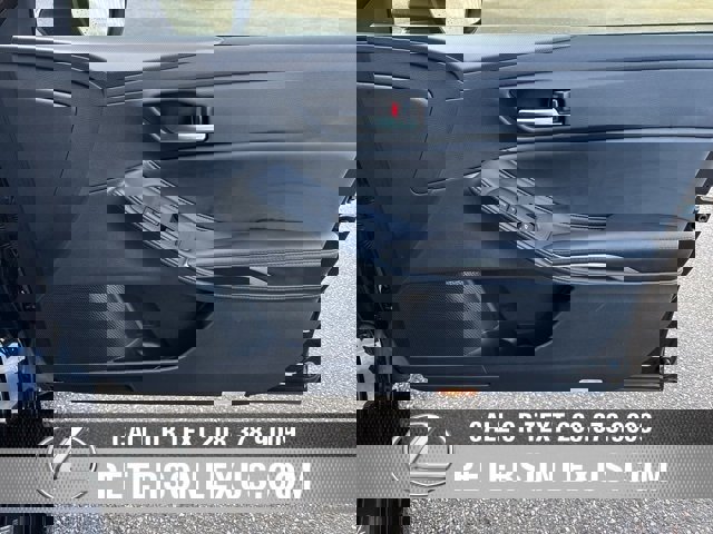 Used 2022 Toyota Avalon XSE image 11