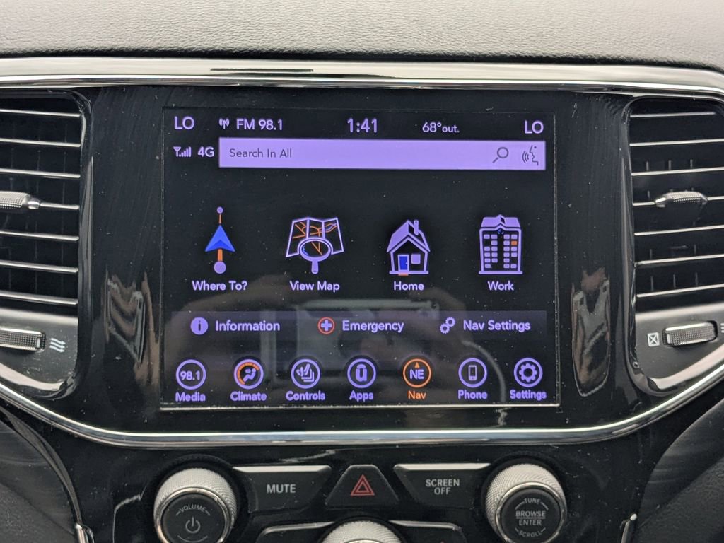 Used 2020 Jeep Grand Cherokee Altitude image 29