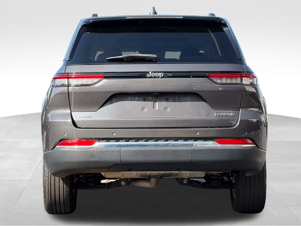 Used 2023 Jeep Grand Cherokee Laredo X AWD/4WD image 6