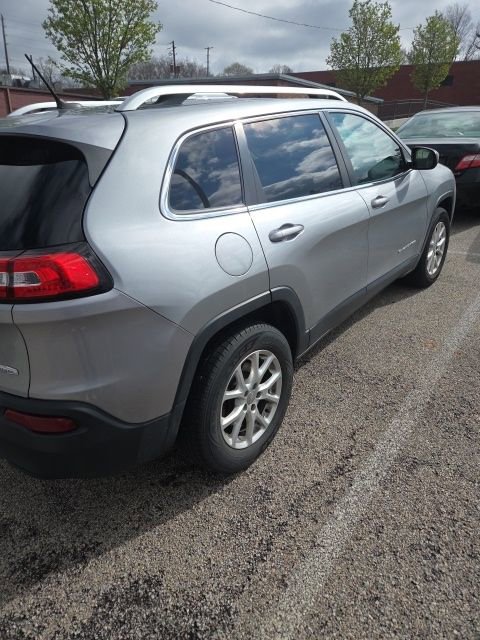 Used 2015 Jeep Cherokee Latitude w/ Cold Weather Group image 3
