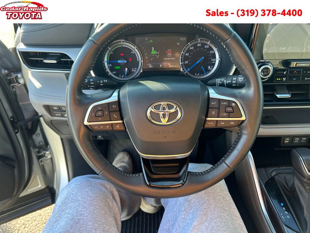 Certified 2022 Toyota Highlander Platinum image 17