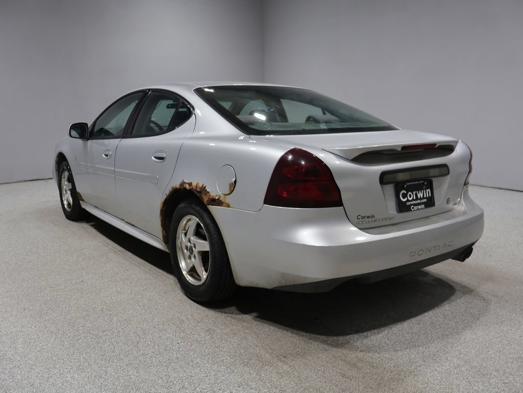 Used 2004 Pontiac Grand Prix GT2 w/ GT Sport Appearance Package FWD image 9