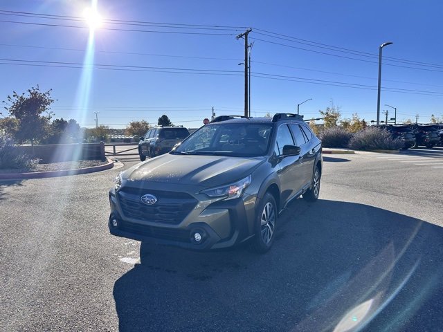 Used 2025 Subaru Outback Premium image 5
