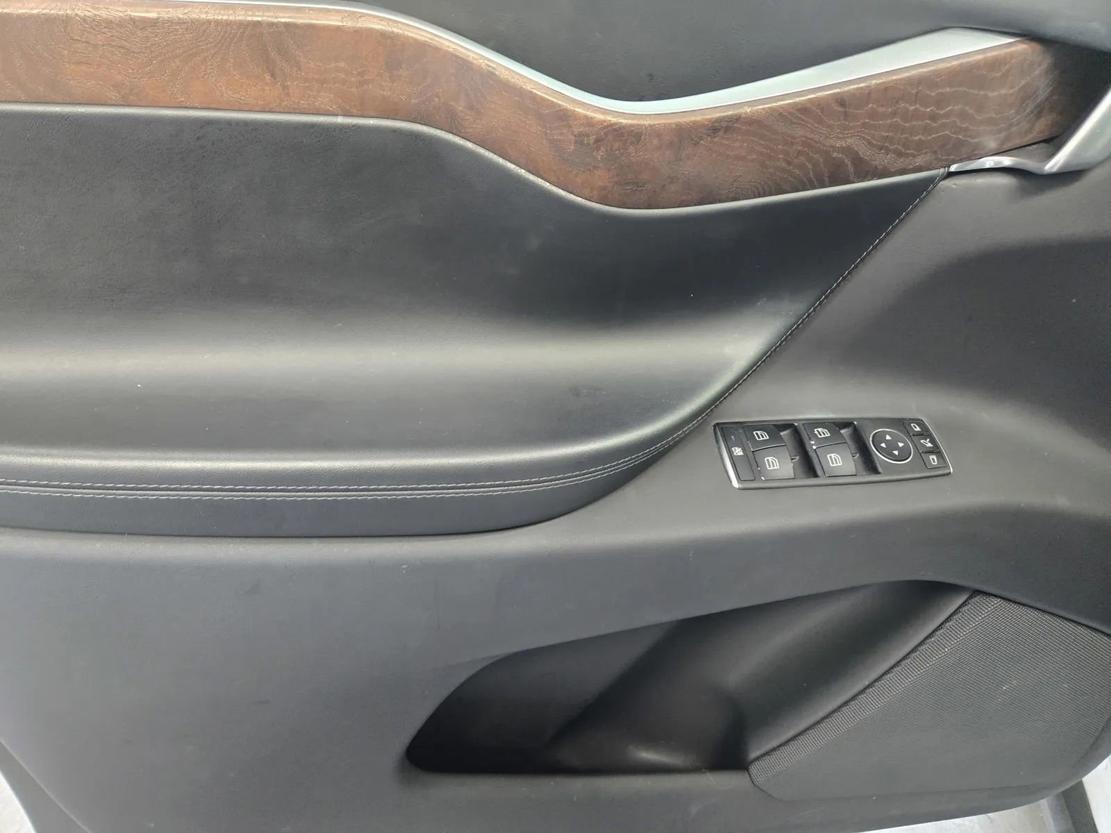 Used 2017 Tesla Model X 90D image 12