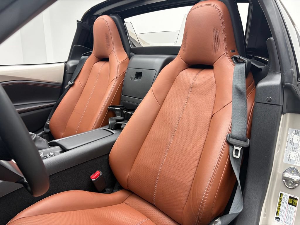 Used 2022 MAZDA MX-5 Miata RF Grand Touring RWD image 12