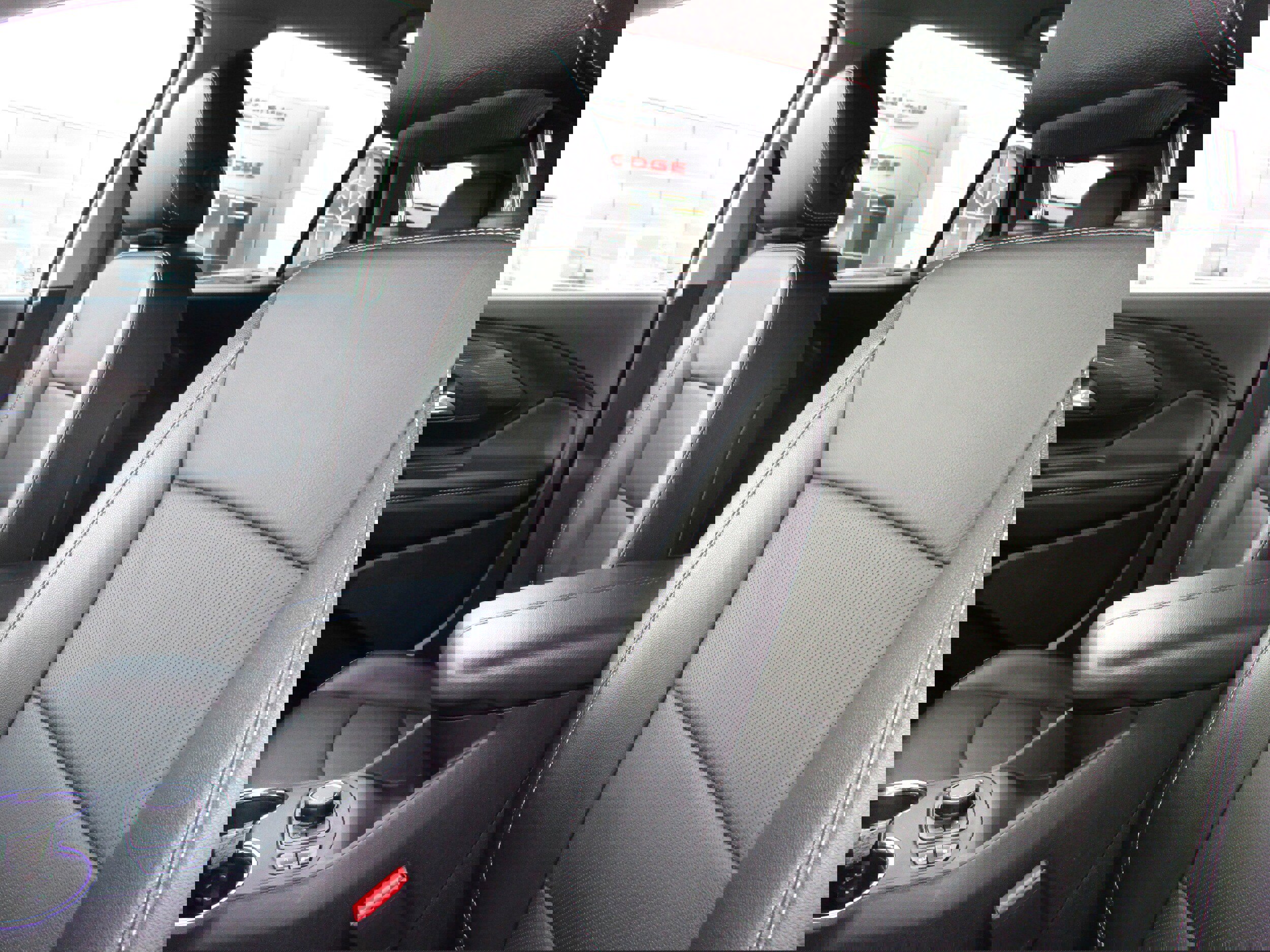 Used 2024 GMC Terrain SLT image 33