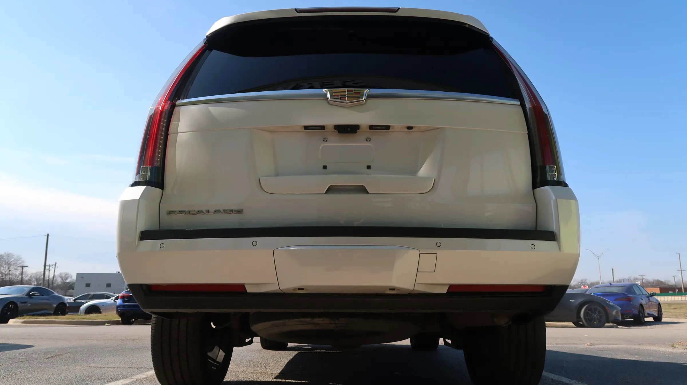 Used 2018 Cadillac Escalade Premium Luxury AWD/4WD image 10