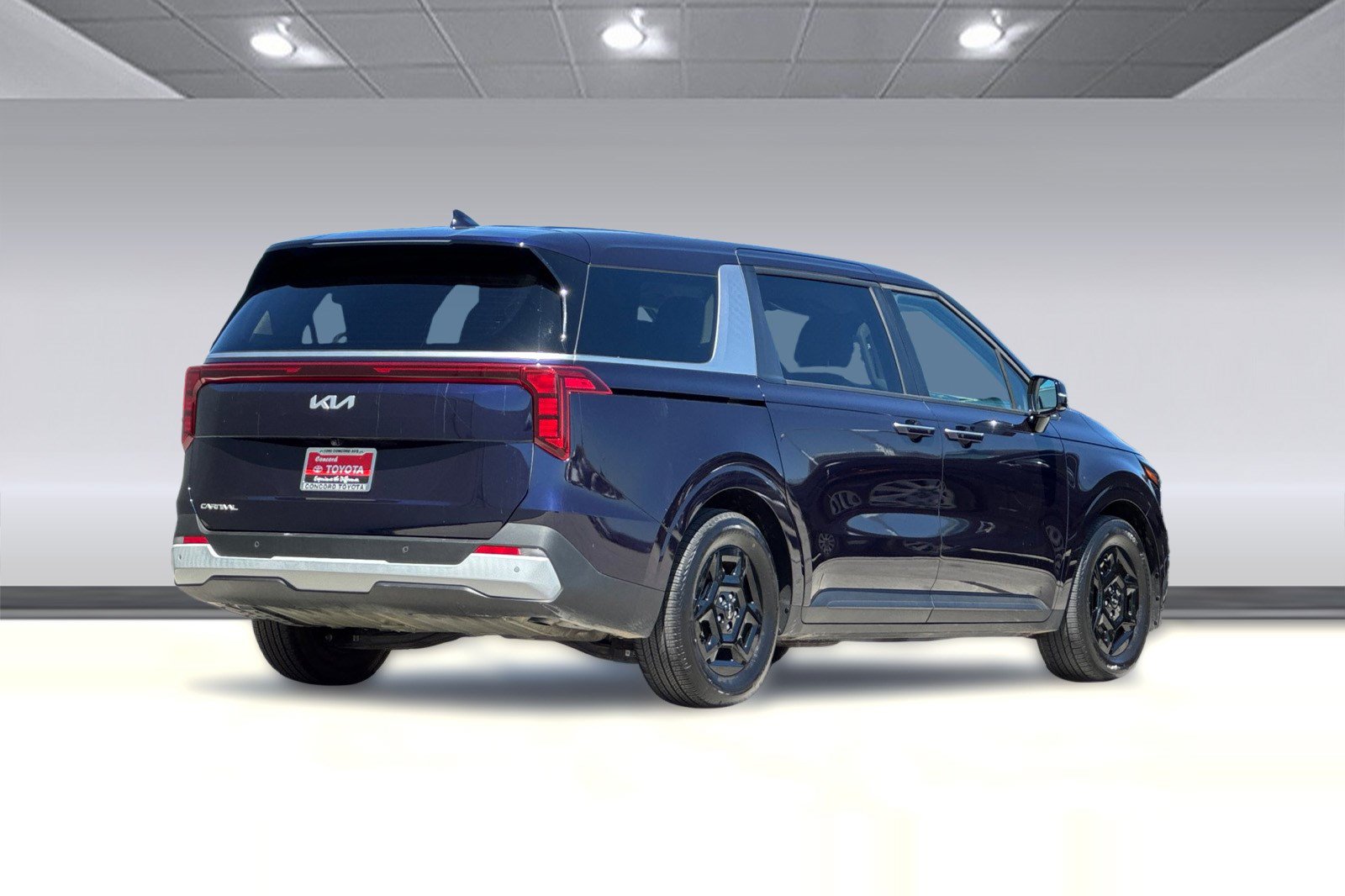 Used 2026 Kia Carnival FWD image 9